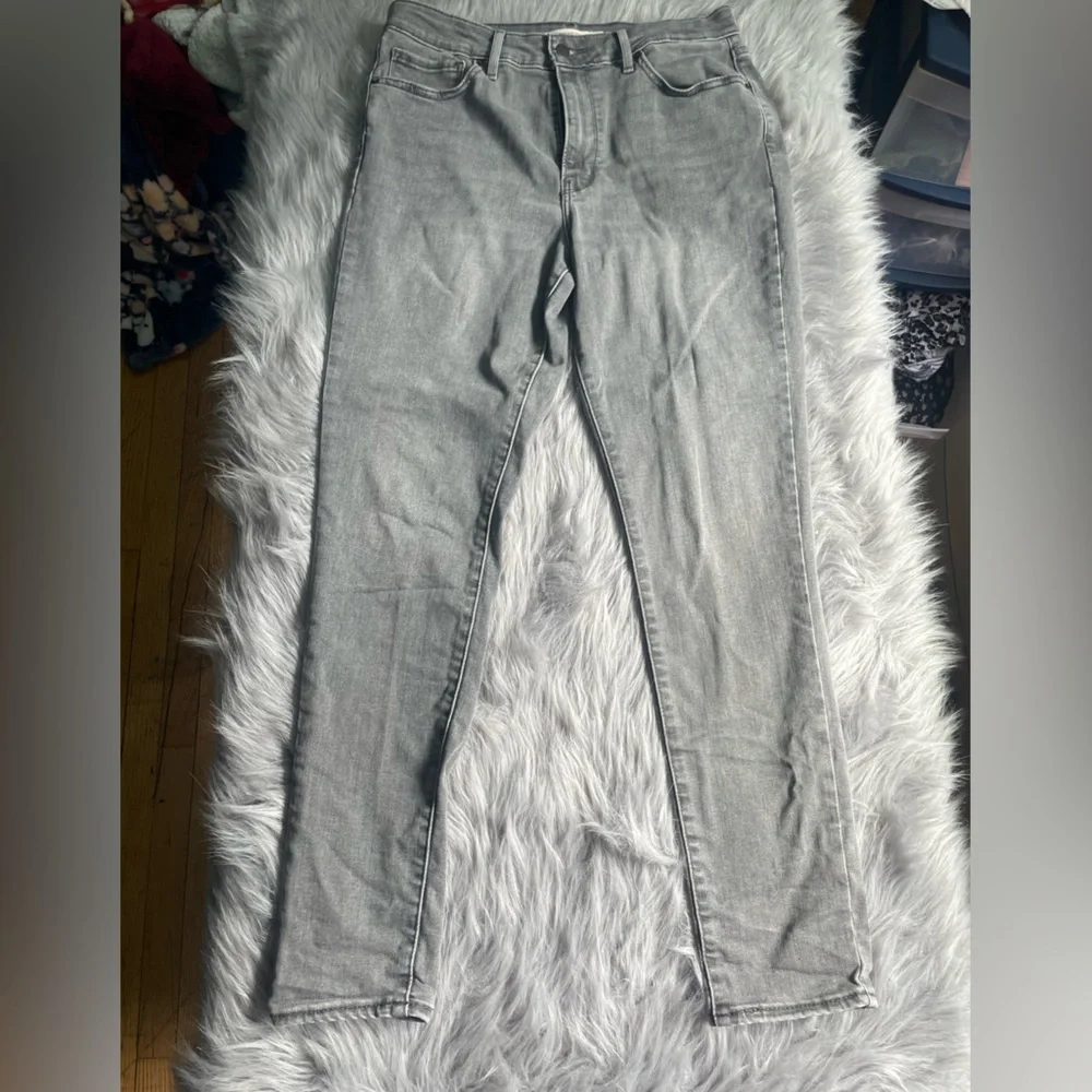 Levi Strauss Jeans - Picture 1 of 2